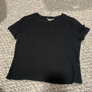 Black basic semi cropped short sleeve tee
